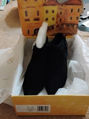 Bella Vita Bindi Black Pointed Toe  Women's Ankle Boot